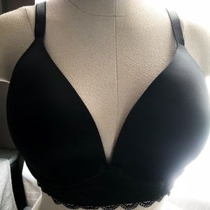 Enhancing shape long line plunge bra